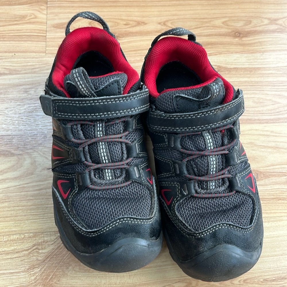 Keen Shoes. Size 13.